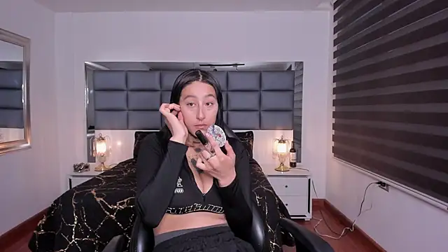 Mariana Joness online show from November 10, 2:16 am