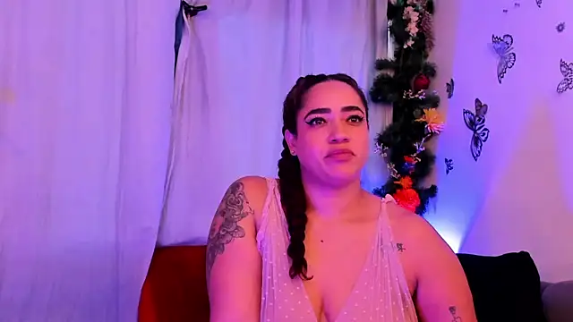 HannaMiillsxh online show from April 6, 4:30 pm