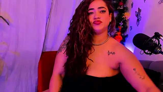 HannaMiillsxh online show from April 9, 1:39 pm