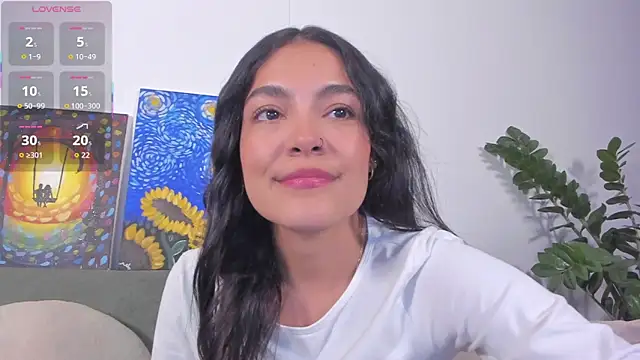 TIFFANYRUSSO online show from March 24, 5:51 am