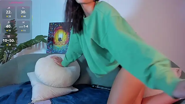 TIFFANYRUSSO online show from October 23, 5:39 am