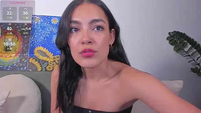 TIFFANYRUSSO online show from March 20, 6:14 am