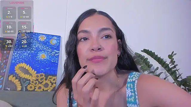 TIFFANYRUSSO online show from March 18, 6:16 am