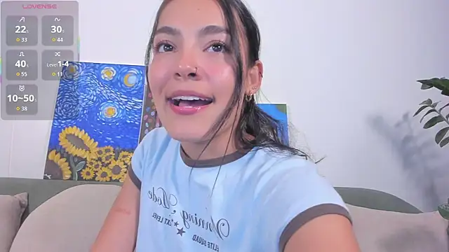 TIFFANYRUSSO online show from May 26, 6:00 am