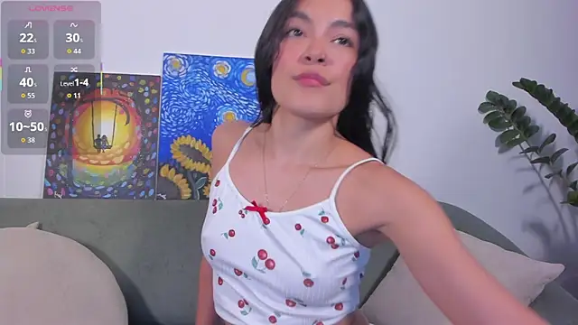 TIFFANYRUSSO online show from March 13, 6:51 am