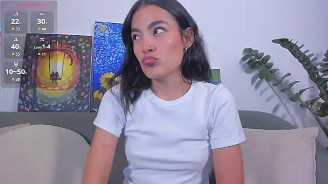 TIFFANYRUSSO online show from April 29, 4:38 am
