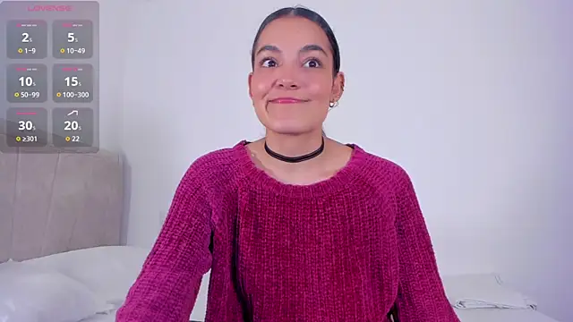 TIFFANYRUSSO online show from November 26, 5:40 am