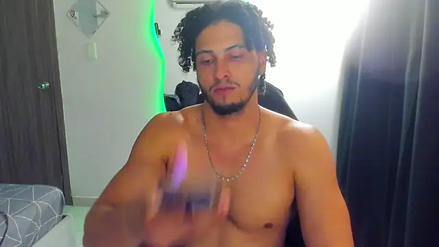 Snapshot of Kris_Khalifa69 chatting on June 9, 2:01 am Kris Khalifa69 online show from June 9, 2:01 am
