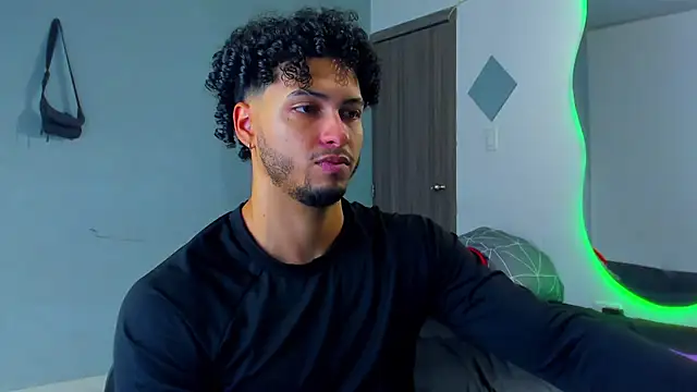 Kris Khalifa69 online show from February 8, 5:32 pm