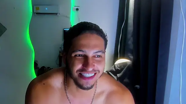 Snapshot of Kris_Khalifa69 chatting on June 14, 2:24 am Kris Khalifa69 online show from June 14, 2:24 am
