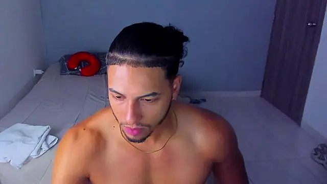 Kris Khalifa69 online show from January 8, 8:42 am