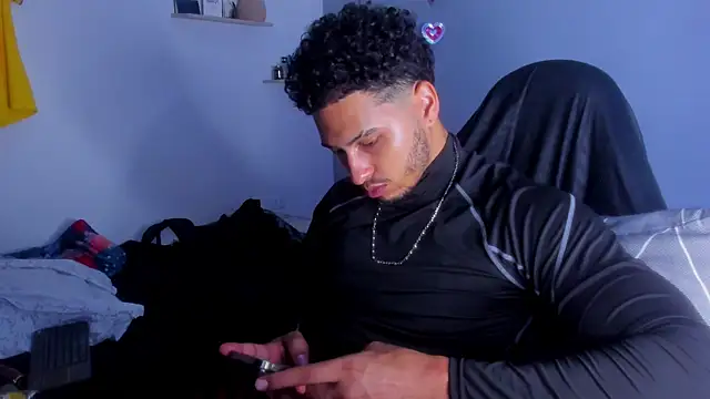 Snapshot of Kris_Khalifa69 chatting on June 19, 3:56 am Kris Khalifa69 online show from June 19, 3:56 am