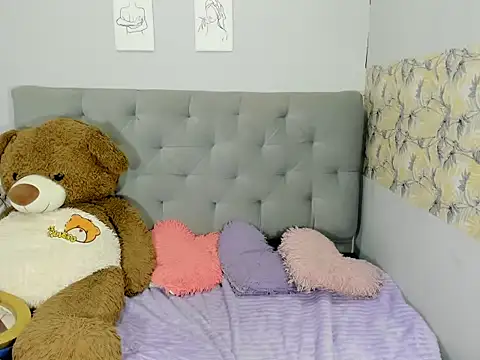 GiannaGoddes online show from February 22, 6:50 am