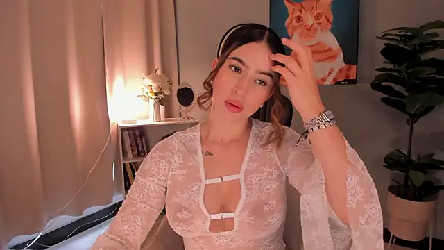 Snapshot of LiaPearce chatting on October 27, 12:28 pm LiaPearce online show from October 27, 12:28 pm