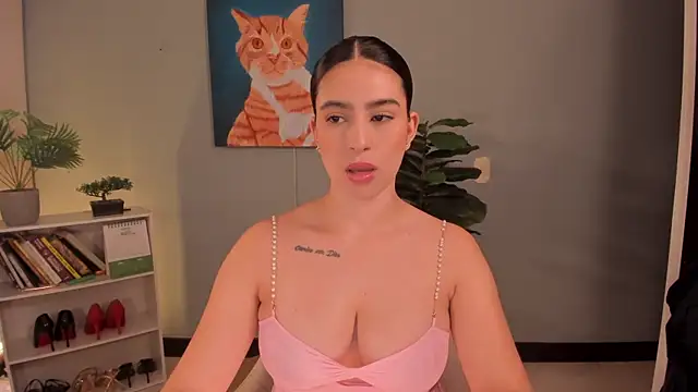 LiaPearce online show from May 26, 12:36 pm