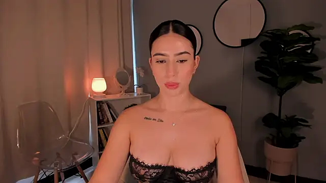 LiaPearce online show from October 8, 12:28 pm