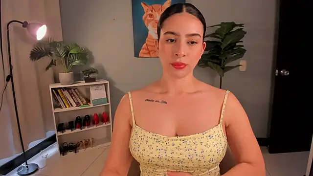 LiaPearce online show from April 23, 4:08 pm
