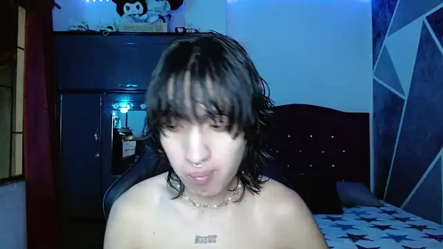 Snapshot of littlextreme chatting on July 6, 2:40 am littlextreme online show from July 6, 2:40 am