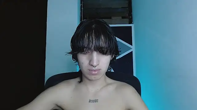 littlextreme online show from May 13, 1:56 am