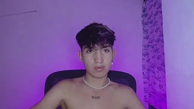 Snapshot of littlextreme chatting on February 17, 3:58 am littlextreme online show from February 17, 3:58 am