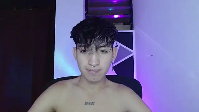 Snapshot of littlextreme chatting on March 17, 1:03 am littlextreme online show from March 17, 1:03 am