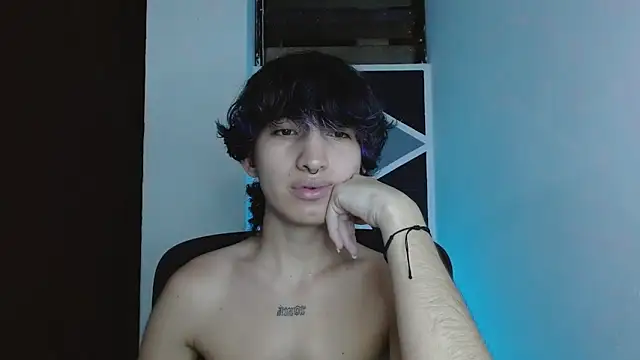 littlextreme online show from March 3, 1:23 am