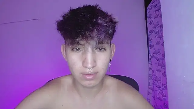 Snapshot of littlextreme chatting on February 19, 1:40 am littlextreme online show from February 19, 1:40 am