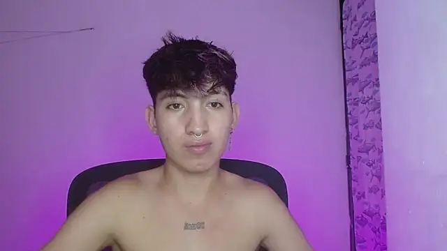 Snapshot of littlextreme chatting on February 20, 3:45 am littlextreme online show from February 20, 3:45 am