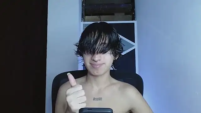 littlextreme online show from March 17, 2:36 am