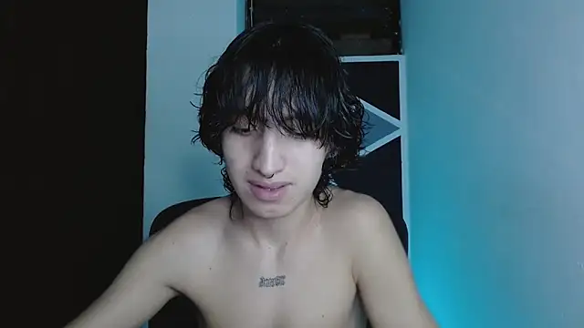 littlextreme online show from May 15, 4:21 am