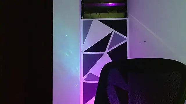 Snapshot of littlextreme chatting on March 18, 7:33 am littlextreme online show from March 18, 7:33 am