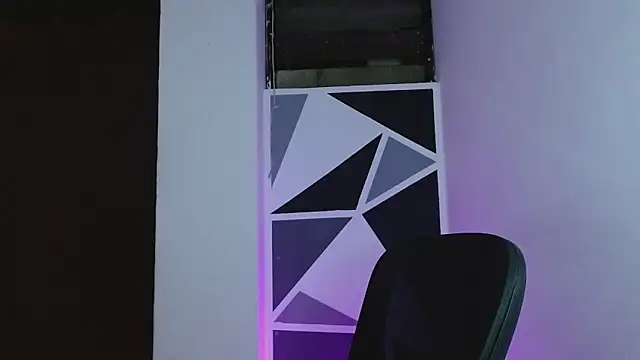 littlextreme online show from April 8, 12:23 am