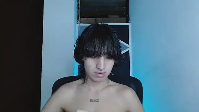 littlextreme online show from May 30, 3:02 am