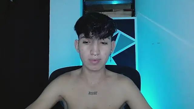 Snapshot of littlextreme chatting on March 7, 1:31 am littlextreme online show from March 7, 1:31 am