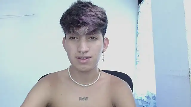 Snapshot of littlextreme chatting on March 1, 12:56 pm littlextreme online show from March 1, 12:56 pm