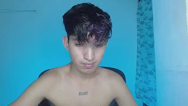 Snapshot of littlextreme chatting on February 24, 5:11 am littlextreme online show from February 24, 5:11 am