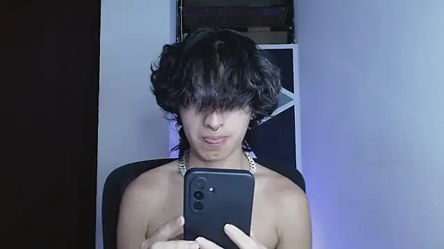 littlextreme online show from April 9, 3:19 am