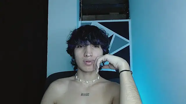 littlextreme online show from February 25, 1:17 am