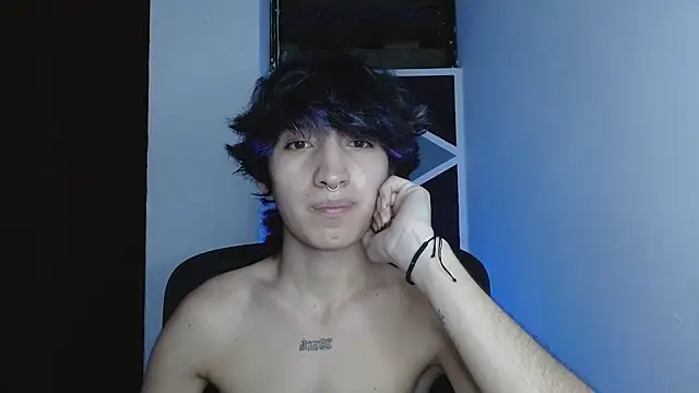 littlextreme online show from February 24, 1:06 am