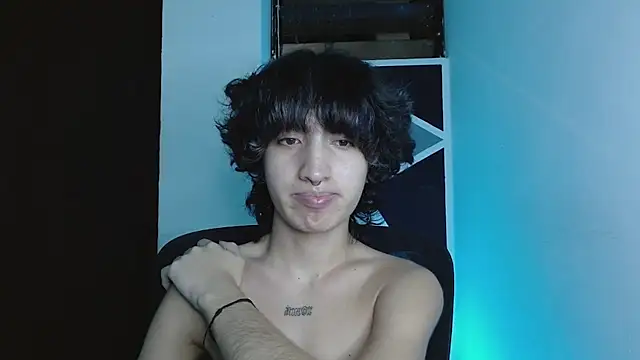 littlextreme online show from April 24, 2:13 am