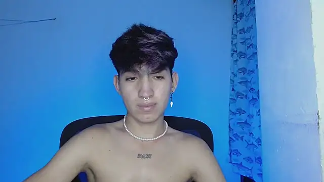 Snapshot of littlextreme chatting on March 1, 9:51 am littlextreme online show from March 1, 9:51 am