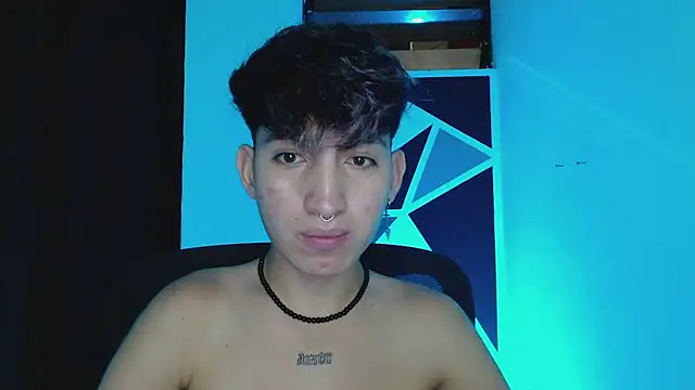 Snapshot of littlextreme chatting on March 9, 7:34 am littlextreme online show from March 9, 7:34 am