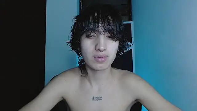 littlextreme online show from May 6, 2:26 am