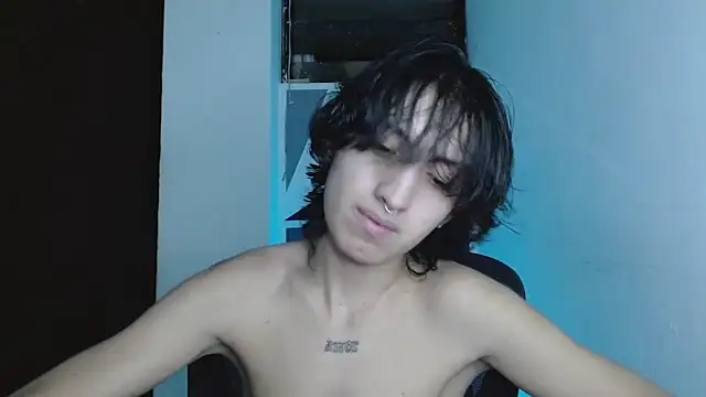 Snapshot of littlextreme chatting on June 20, 3:33 am littlextreme online show from June 20, 3:33 am