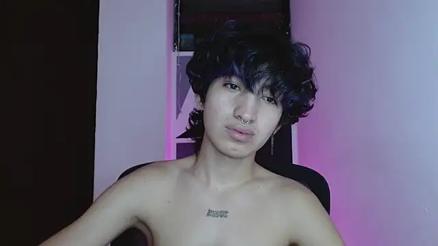 littlextreme online show from February 13, 4:45 am