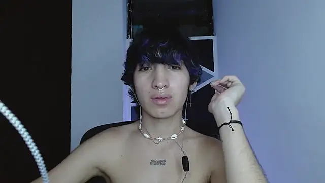 littlextreme online show from February 12, 6:46 am