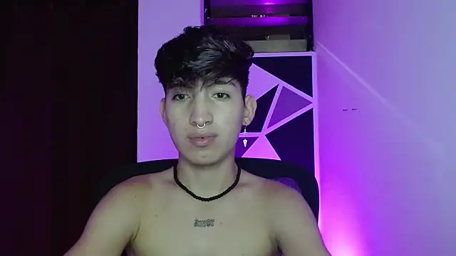 Snapshot of littlextreme chatting on March 20, 6:41 am littlextreme online show from March 20, 6:41 am