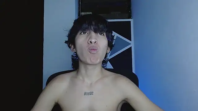 littlextreme online show from February 26, 12:54 am