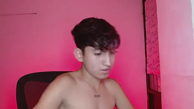 Snapshot of littlextreme chatting on February 28, 9:04 am littlextreme online show from February 28, 9:04 am