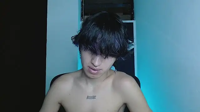 littlextreme online show from March 8, 2:37 am